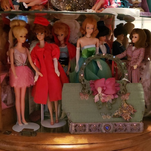 Meet your Posher's Vintage Barbiecloset - Picture 3 of 3